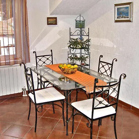 Apartment Mery Supetar